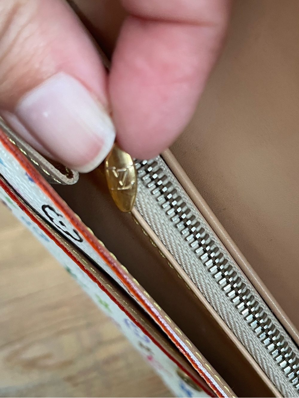Louis Vuitton Sarah Wallet Murakami White Multicolor Monogram Authentic - Picture 10 of 17